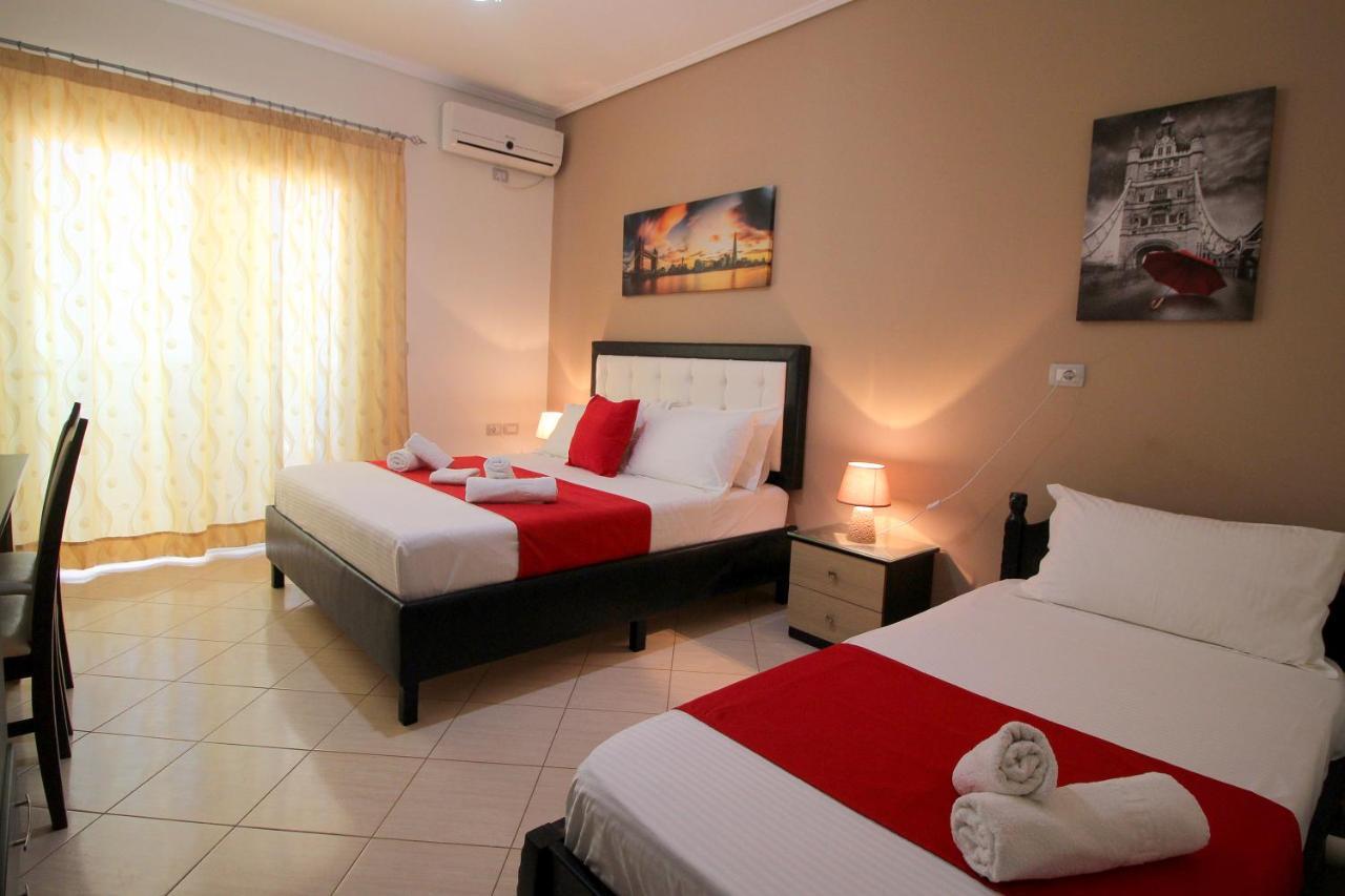 Centrum Hotel Ksamil Bagian luar foto