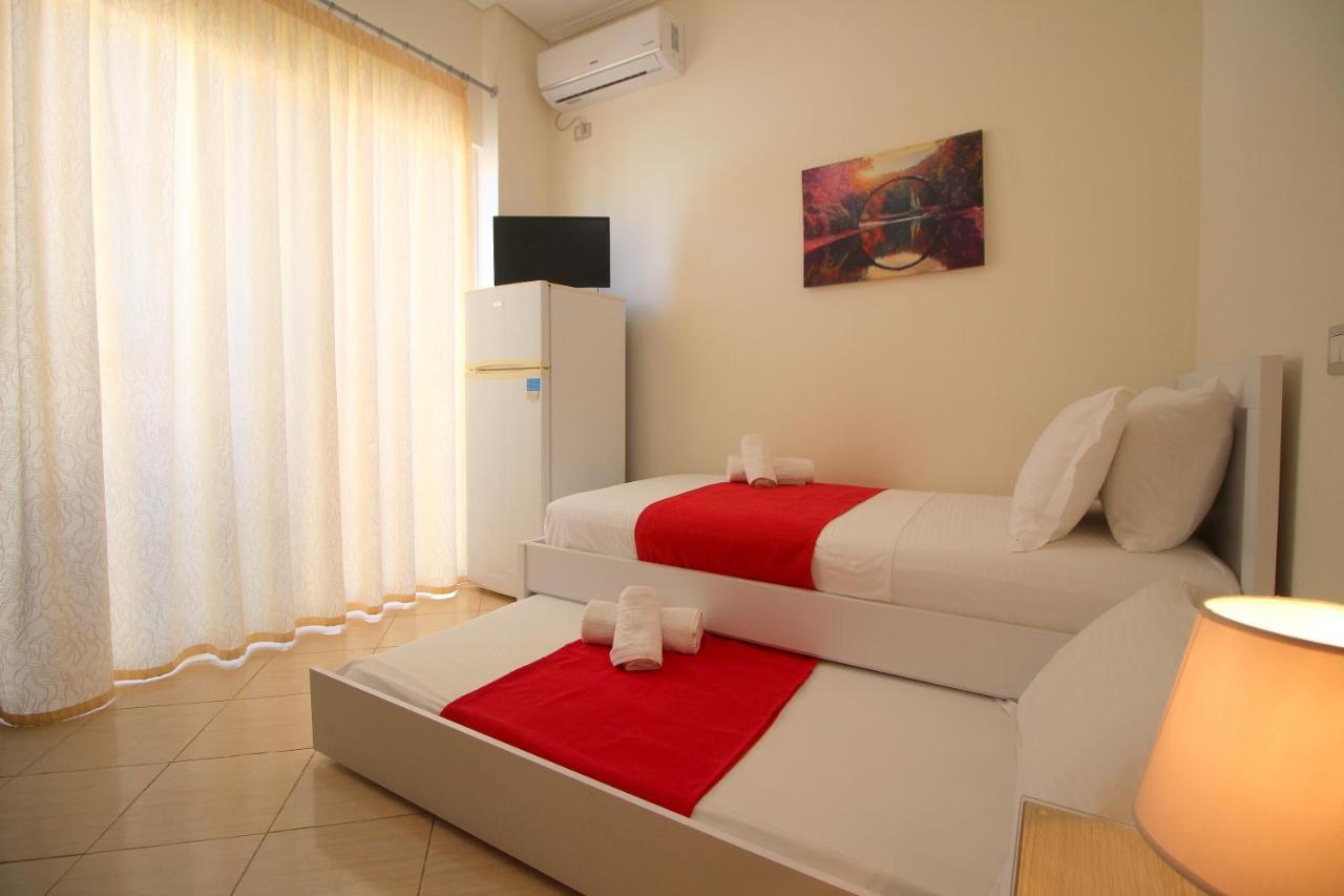 Centrum Hotel Ksamil Bagian luar foto