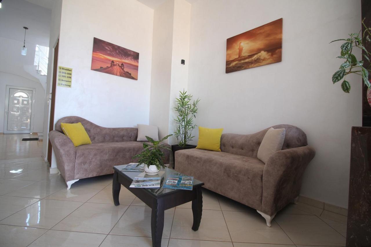 Centrum Hotel Ksamil Bagian luar foto