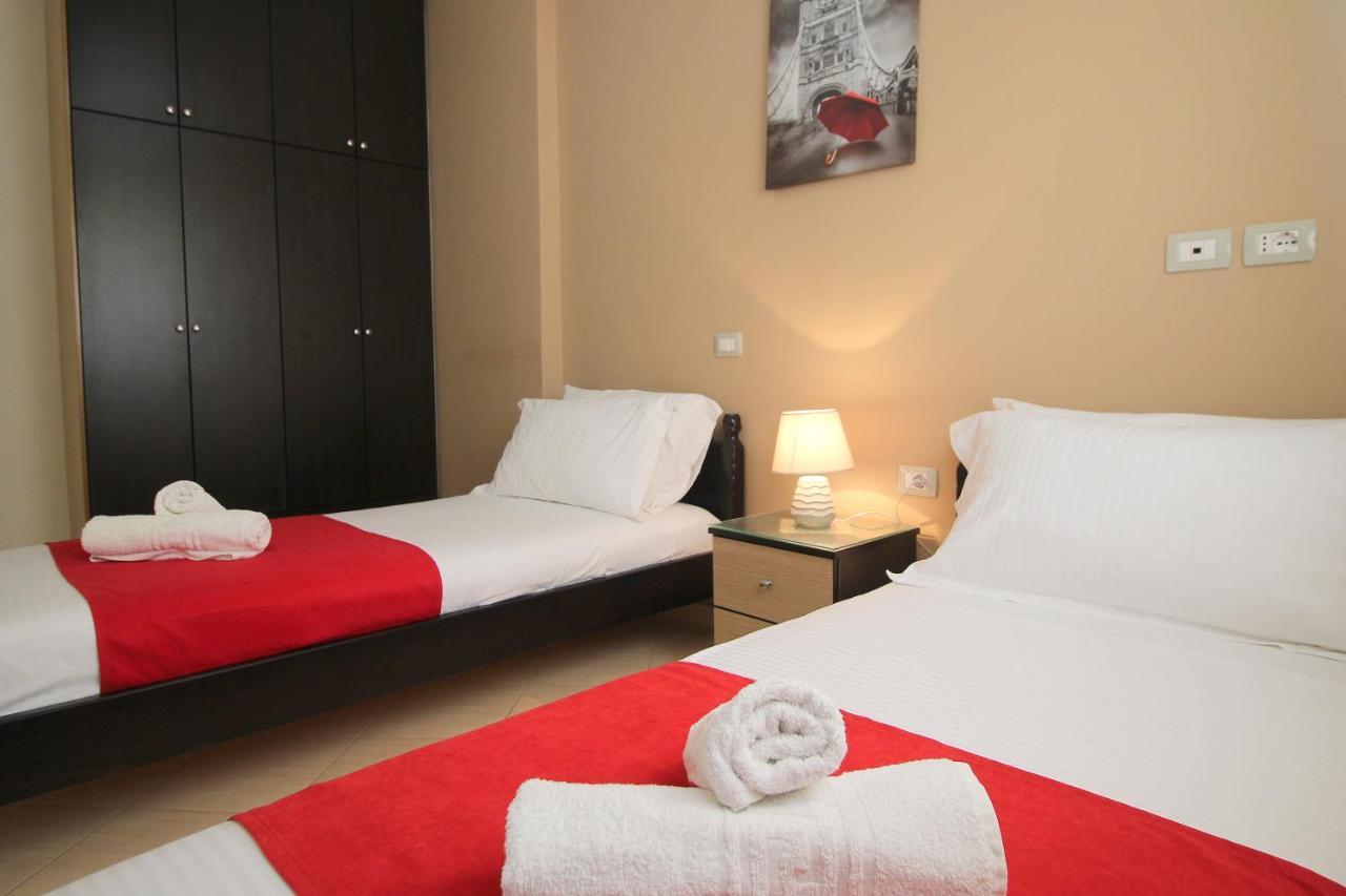 Centrum Hotel Ksamil Bagian luar foto