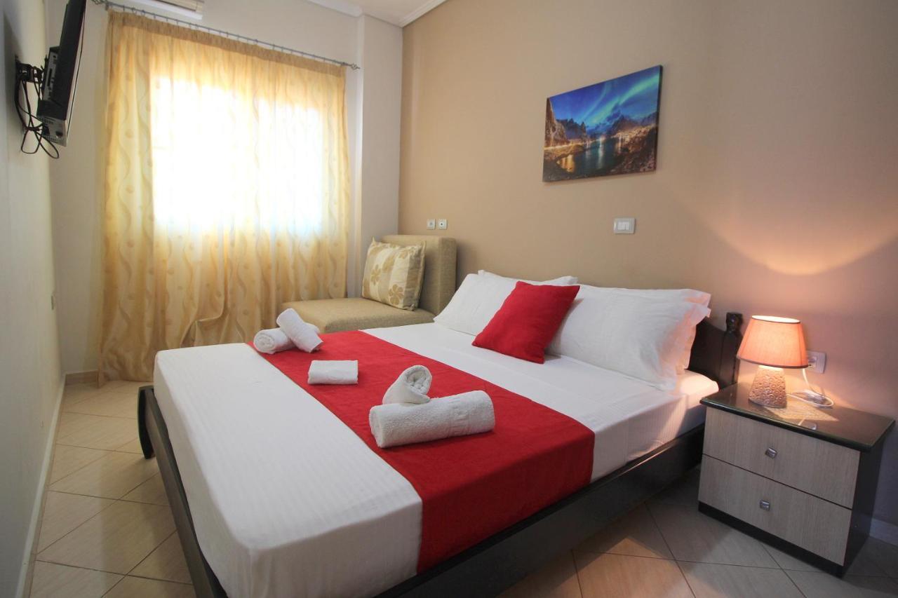 Centrum Hotel Ksamil Bagian luar foto