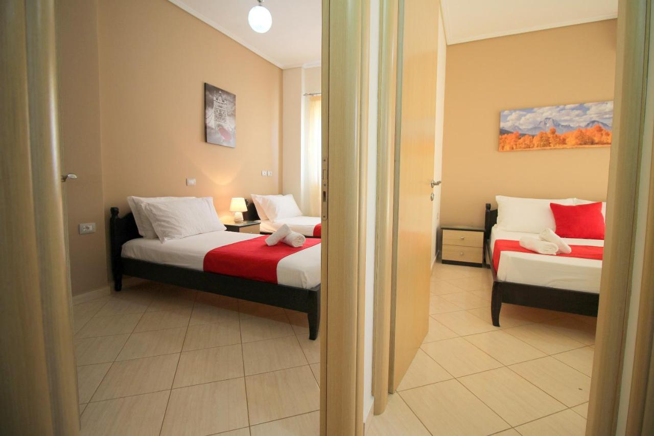 Centrum Hotel Ksamil Bagian luar foto
