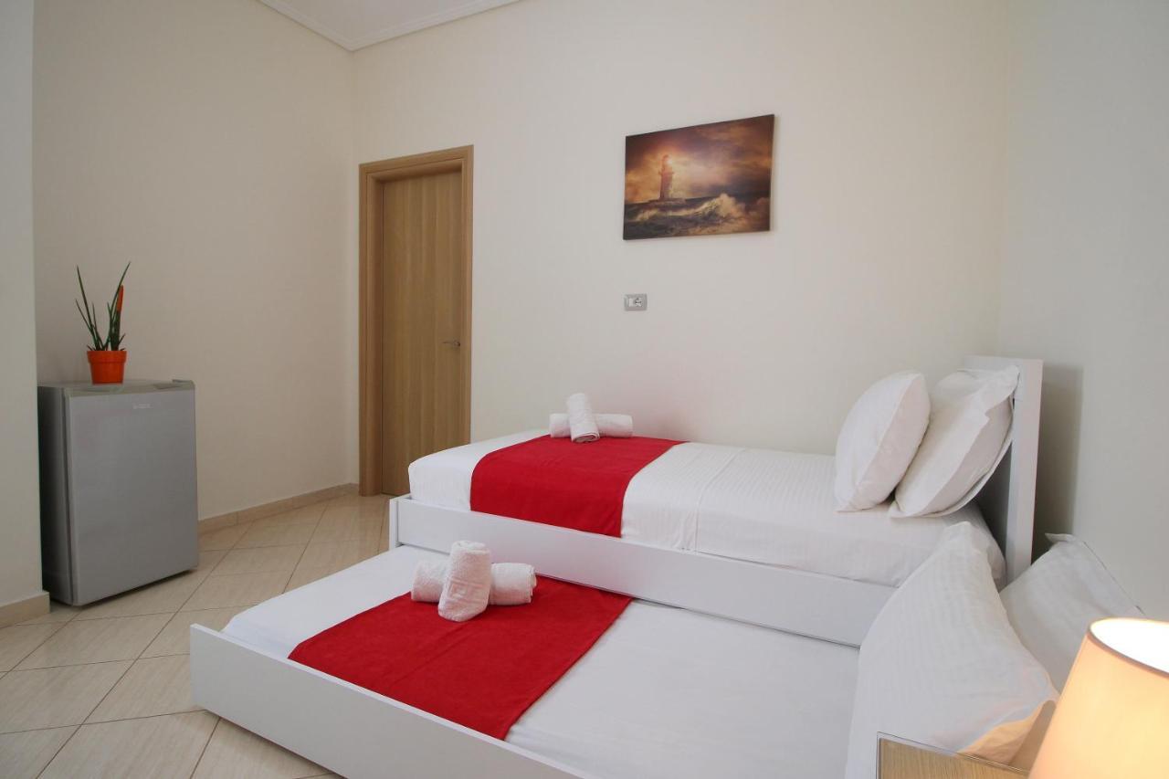 Centrum Hotel Ksamil Bagian luar foto