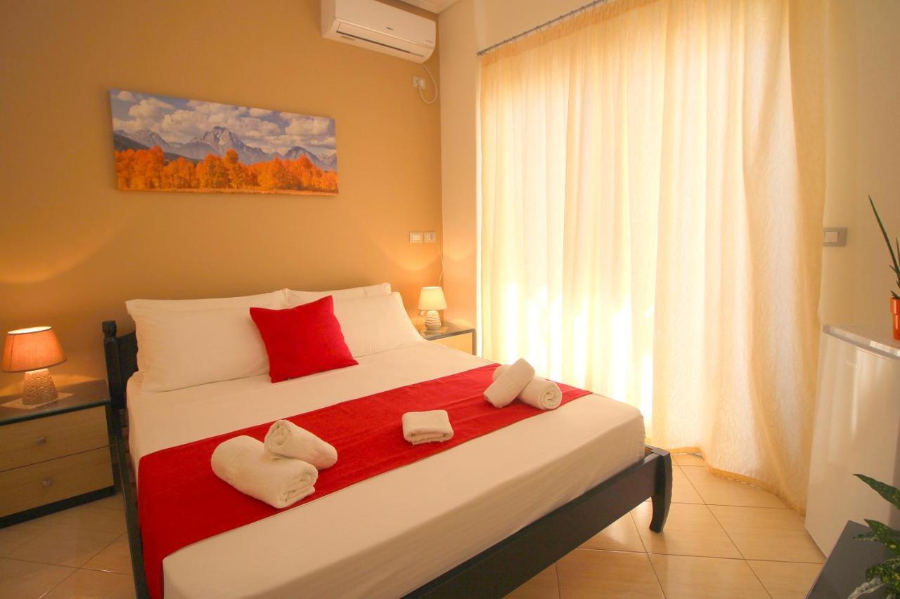 Centrum Hotel Ksamil Bagian luar foto
