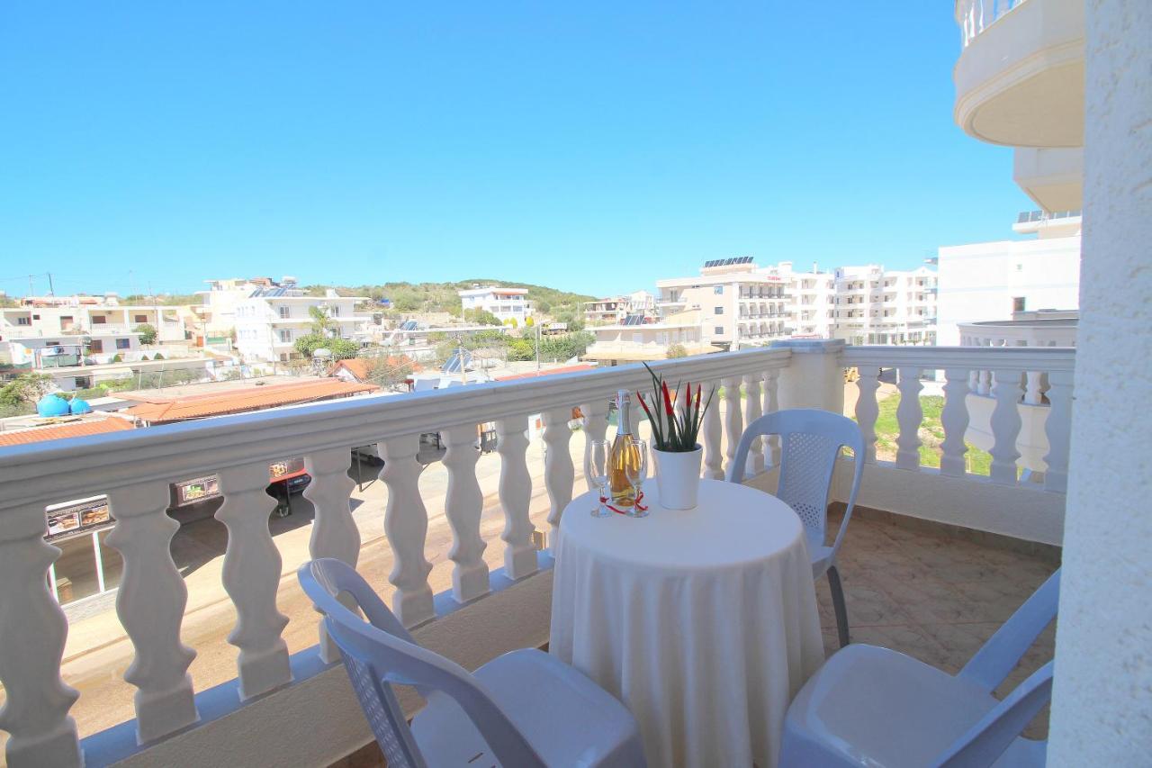 Centrum Hotel Ksamil Bagian luar foto
