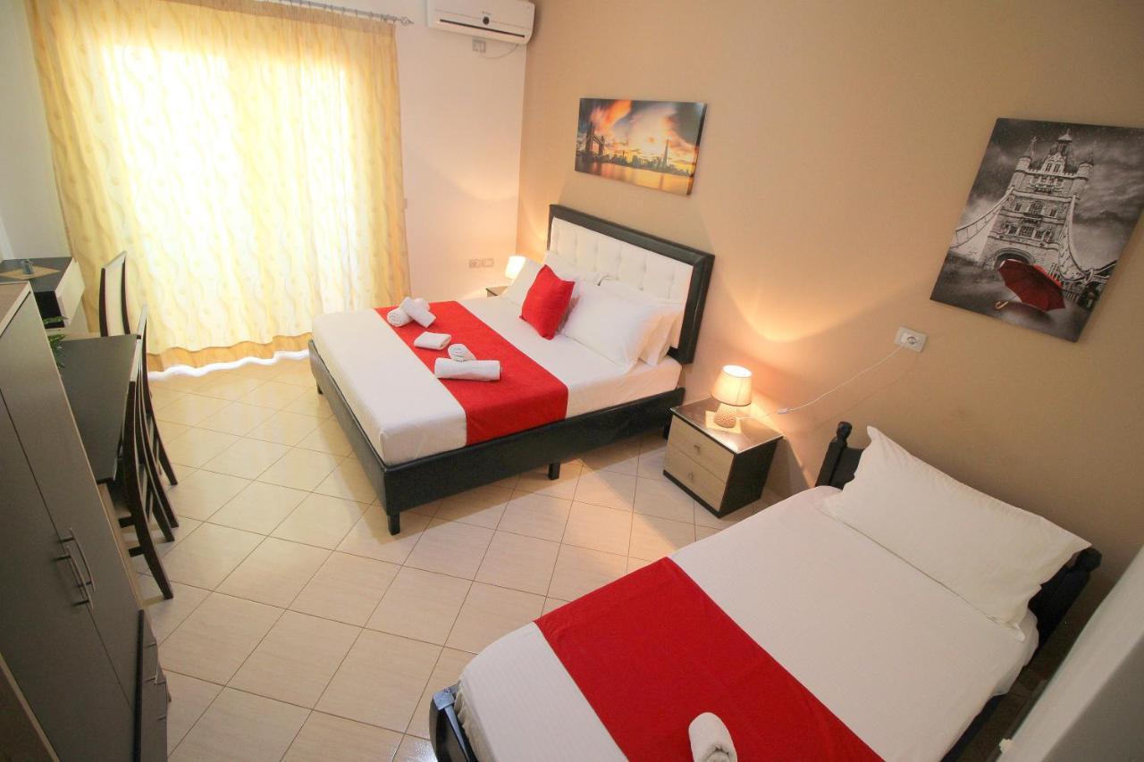 Centrum Hotel Ksamil Bagian luar foto