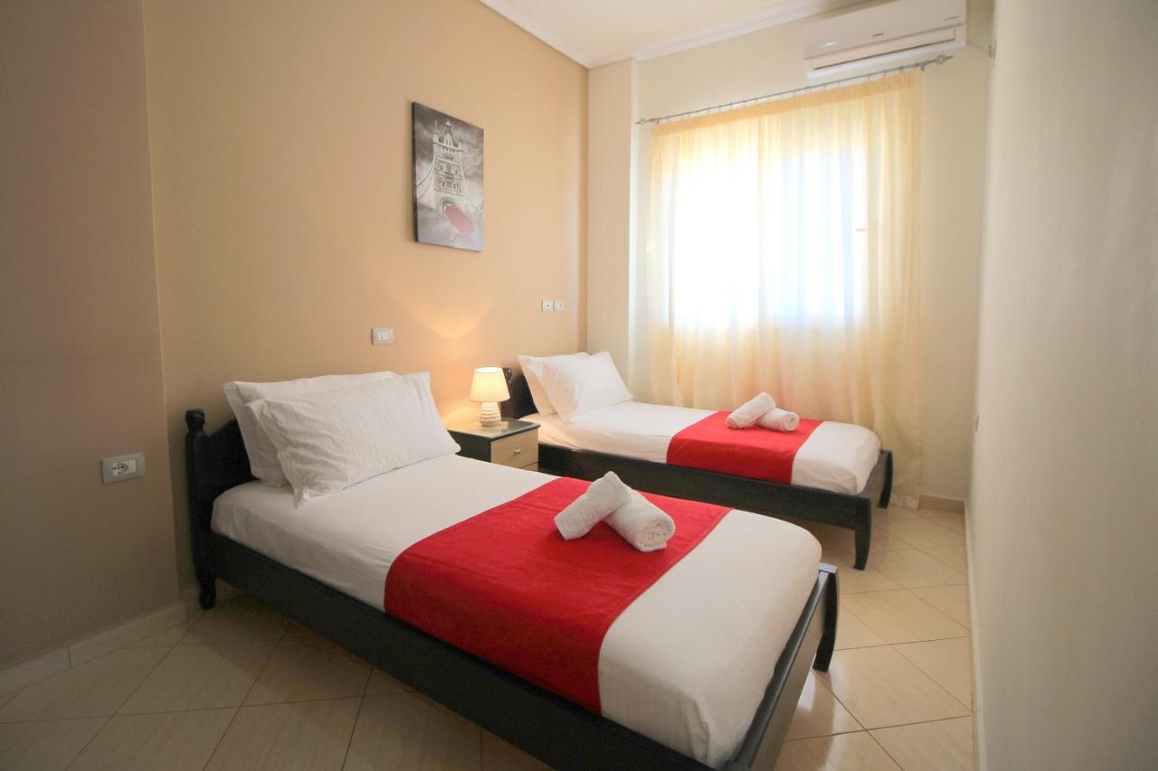 Centrum Hotel Ksamil Bagian luar foto